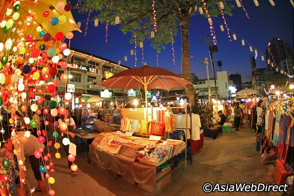  السوق الليلي المكشوف - شيانغ ماي- Night Bazaar